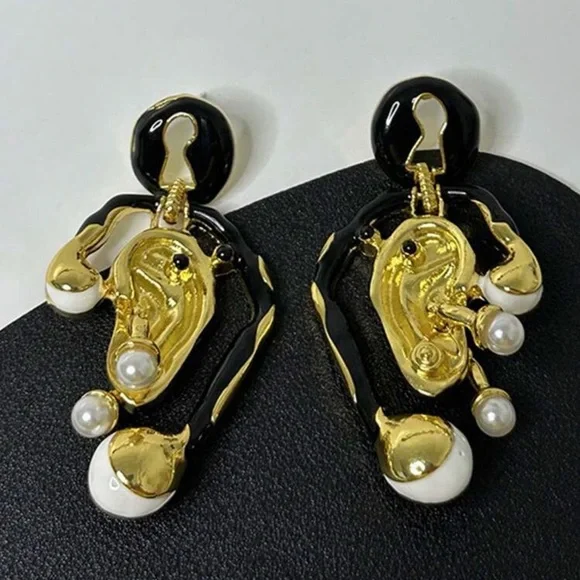 Schiaparelli Inspired Anatomy Ear Gold Tone Earrings Huge Pearl Keyhole Jewelry - Picture 3 of 9